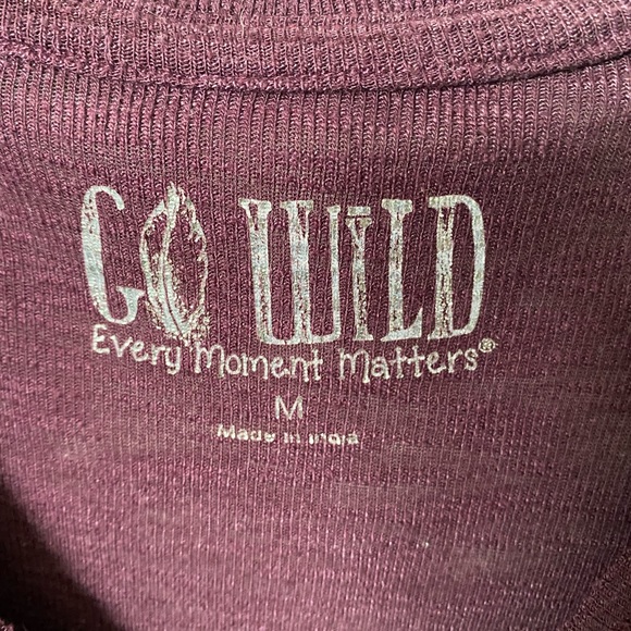 Go Wild top mid sleeves. Pocket in front. Size Med. - Picture 7 of 7